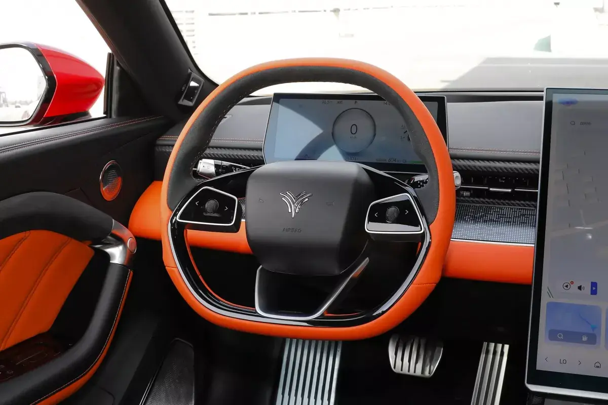 Neta GT салон 3