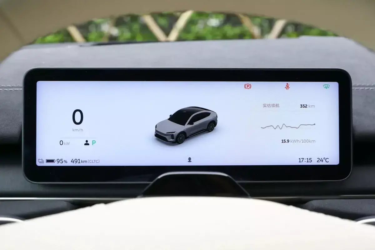 Nio EC6 салон 2
