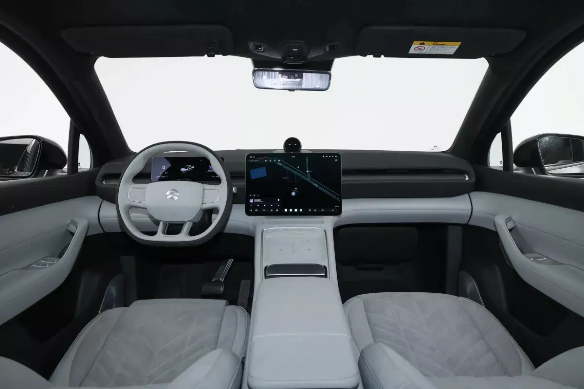 Nio EC6 салон 7