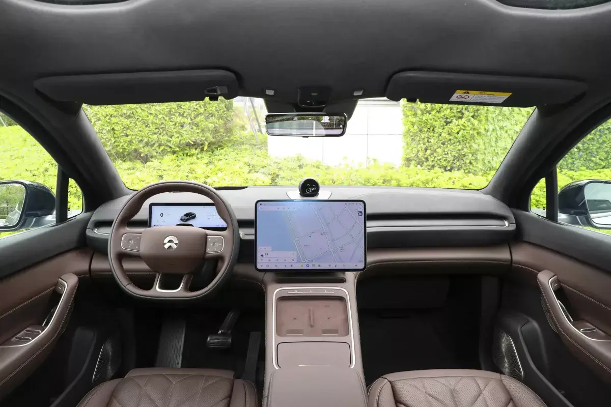 Nio EC6 салон 8