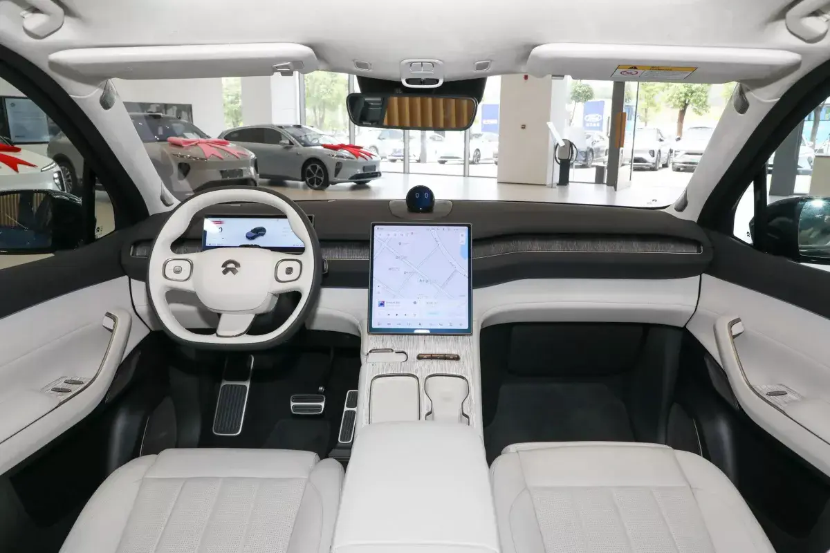 Nio ES7 салон 1