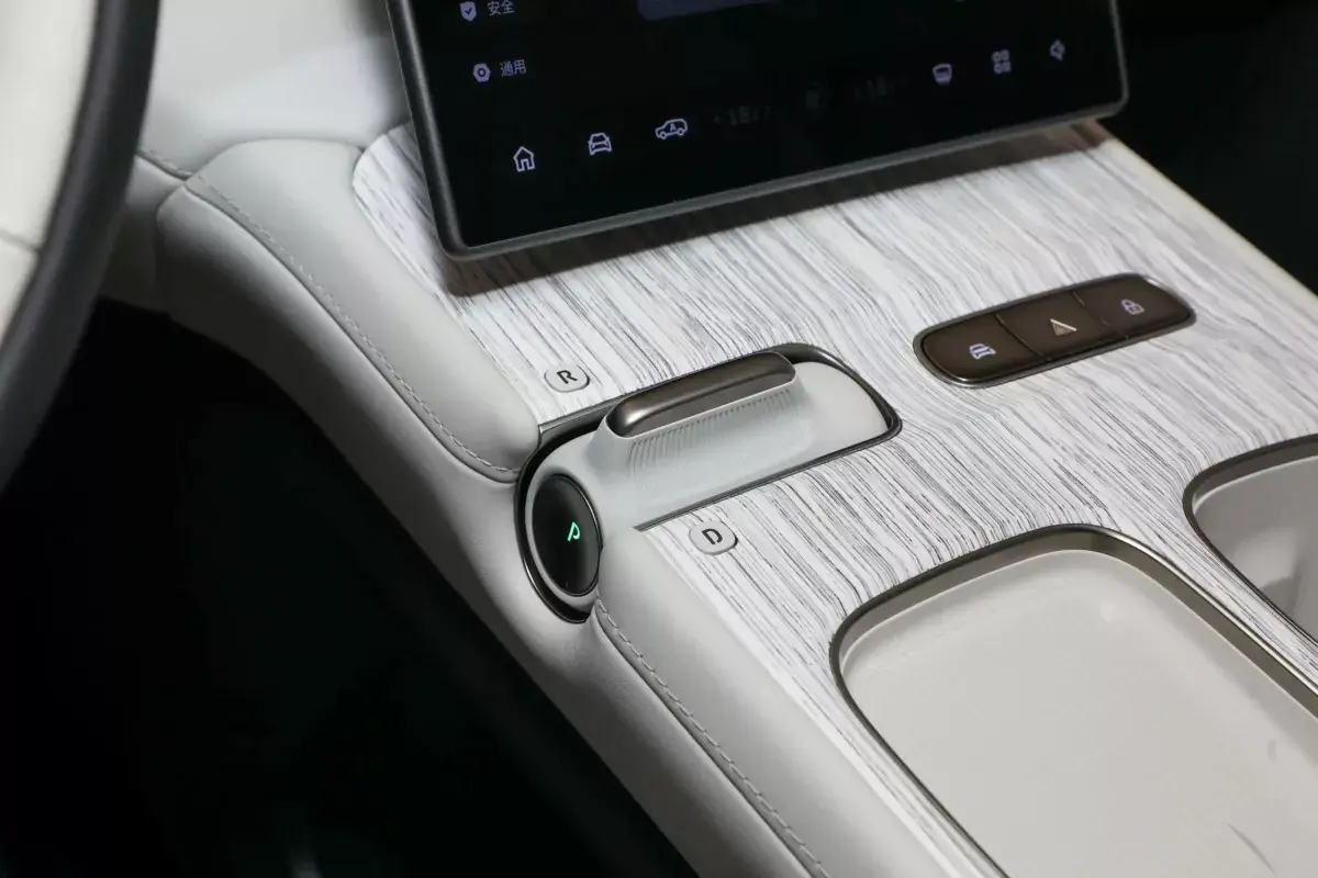 Nio ES7 салон 4