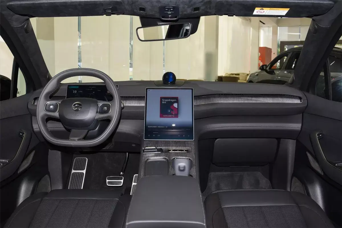 Nio ES7 салон 8
