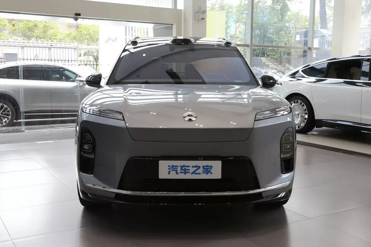 Nio ES8