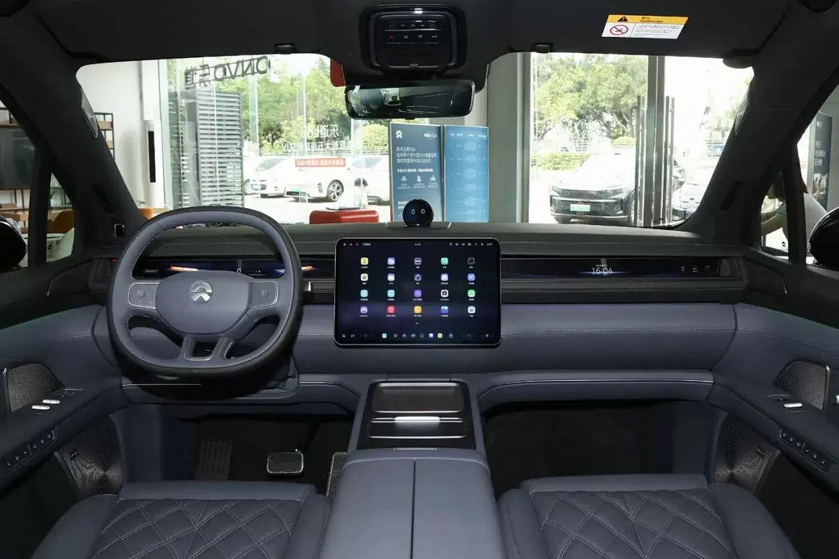 Nio ES8 салон 8