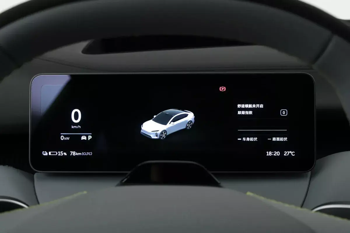 Nio ET5 салон 2