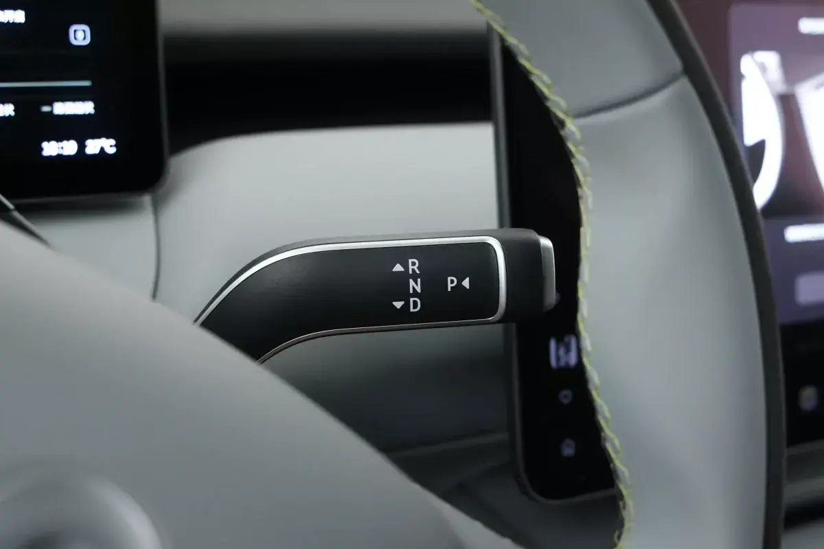 Nio ET5 салон 4