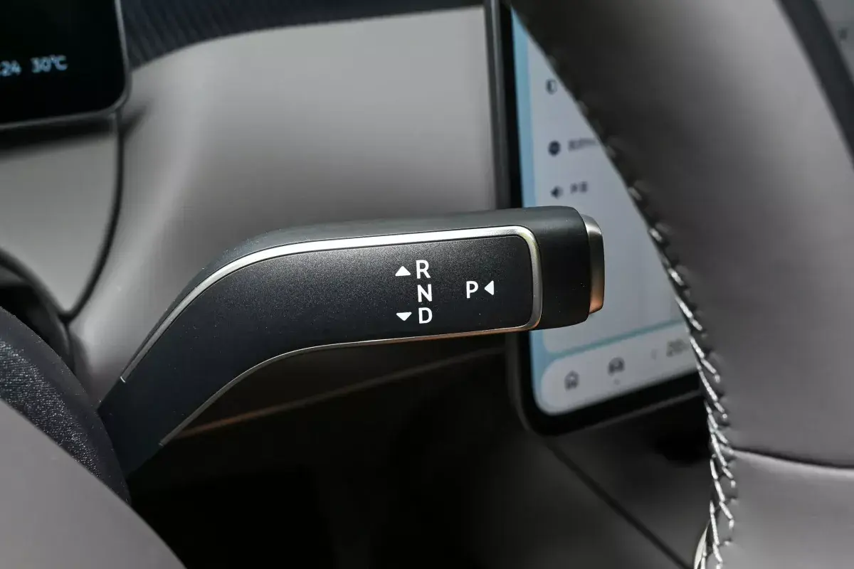Nio ET5T салон 4