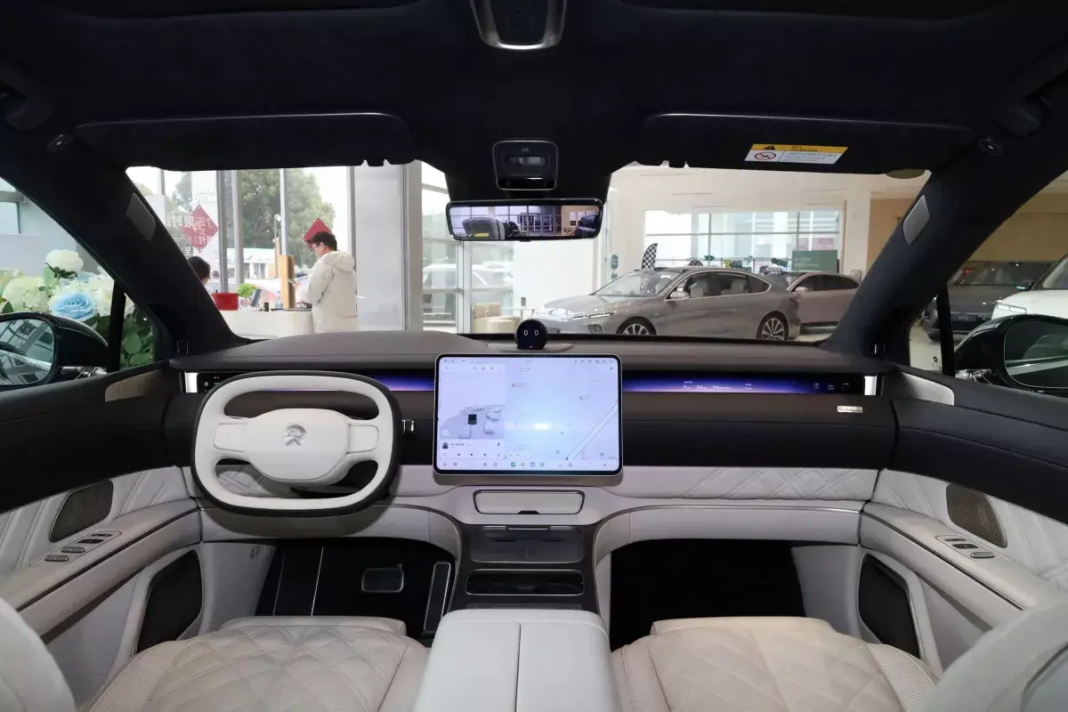 Nio ET9 салон 8