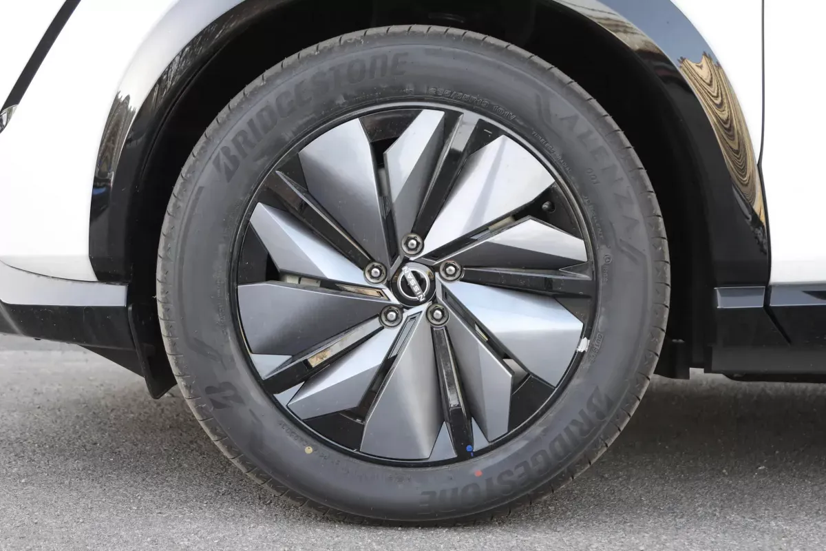 Nissan Ariya фото 6