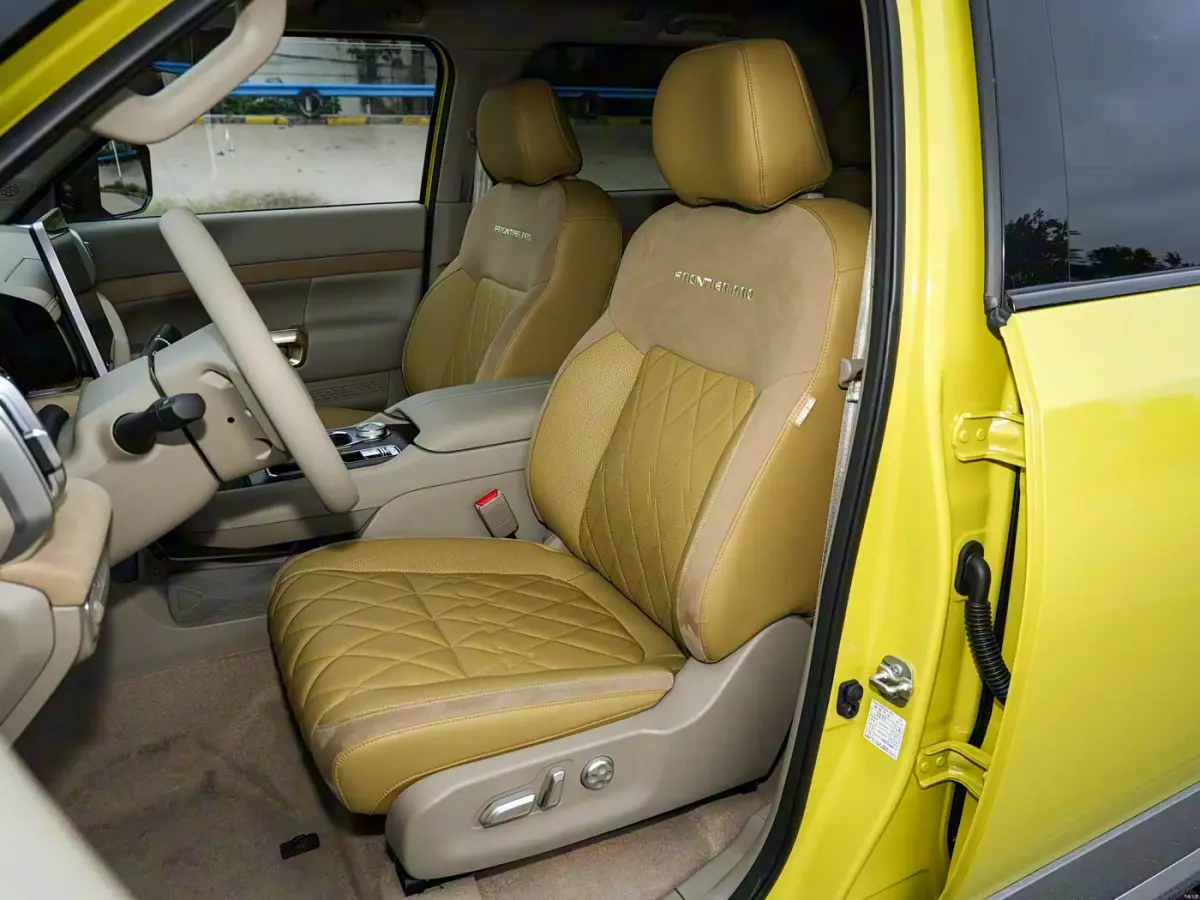 Nissan Frontier Pro PHEV салон 2