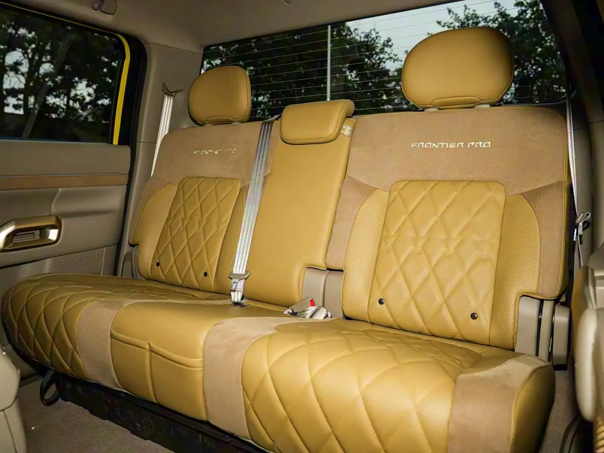 Nissan Frontier Pro PHEV салон 3