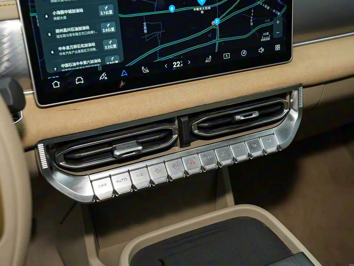 Nissan Frontier Pro PHEV салон 5