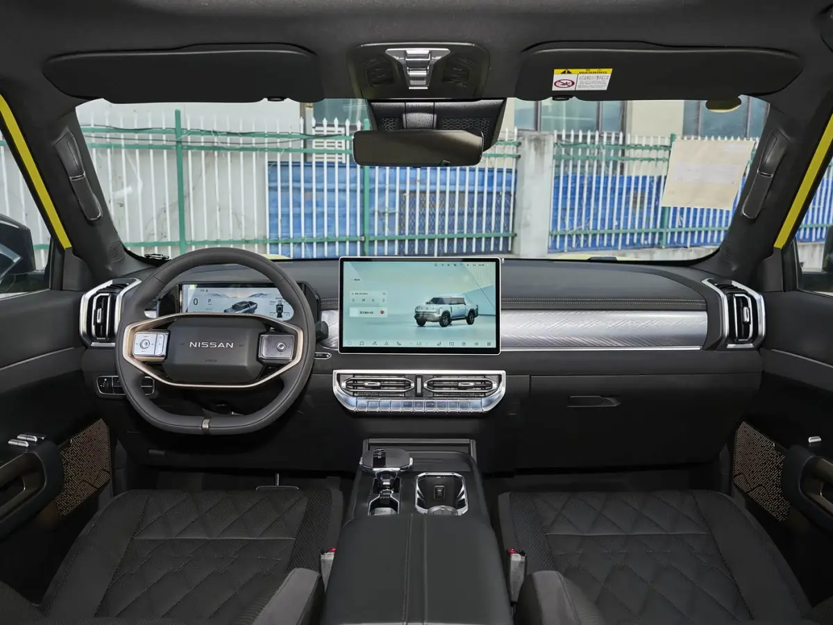 Nissan Frontier Pro PHEV салон 7