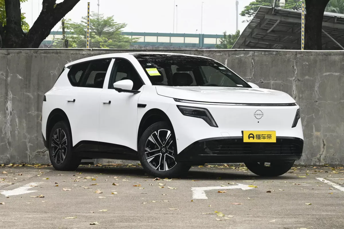 Nissan NX8 фото 2