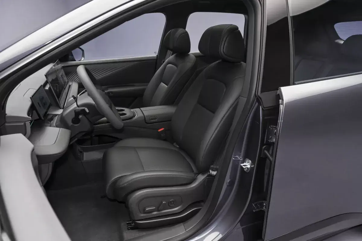 Nissan NX8 салон 6