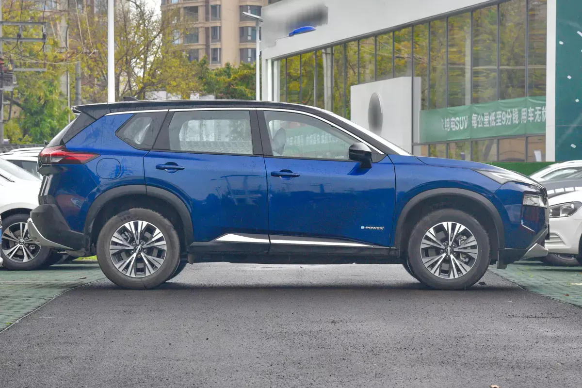 Nissan X-Trail e-Power фото 5