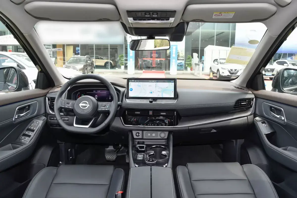 Nissan X-Trail e-Power салон 7
