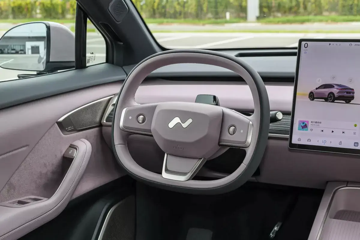 Onvo L60 салон 3
