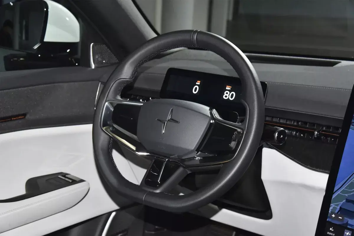Polestar 3 салон 2
