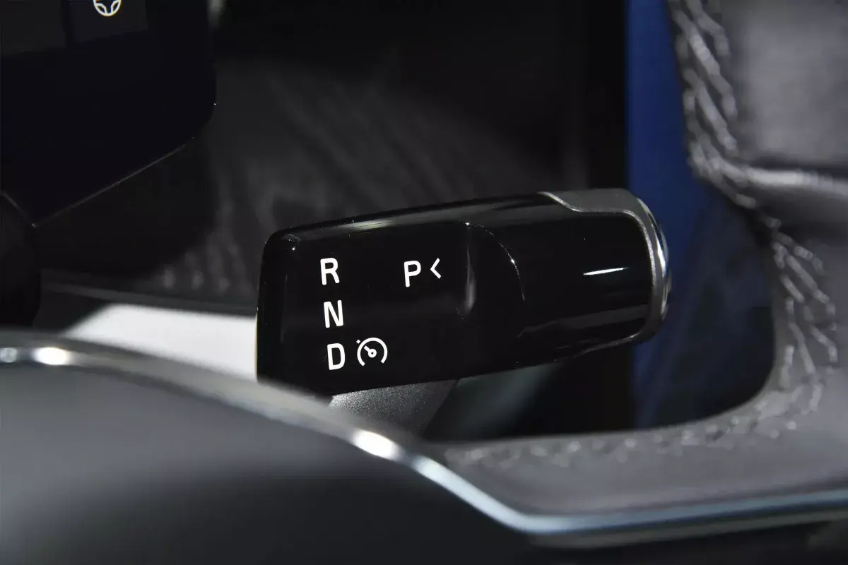 Polestar 3 салон 3