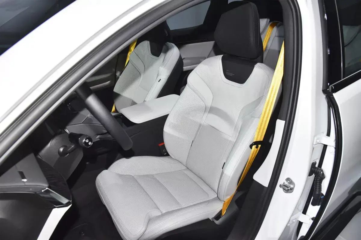 Polestar 3 салон 4