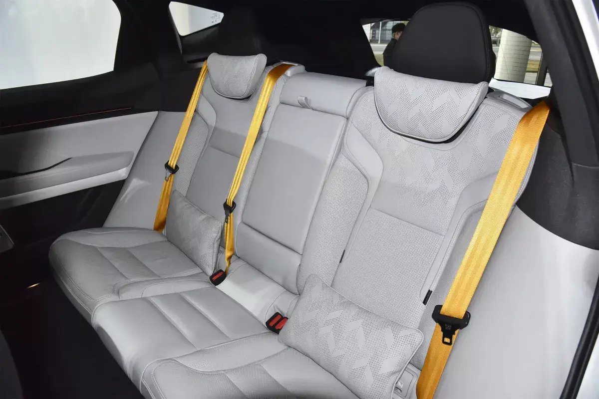 Polestar 3 салон 5
