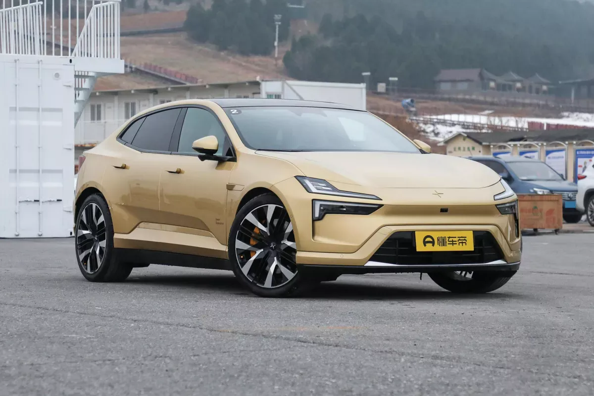 Polestar 4 фото 2