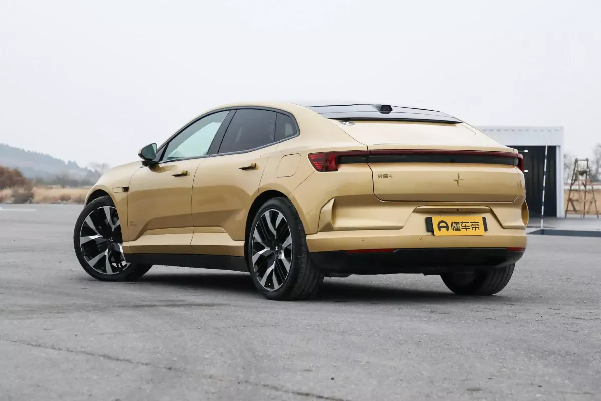 Polestar 4 фото 3