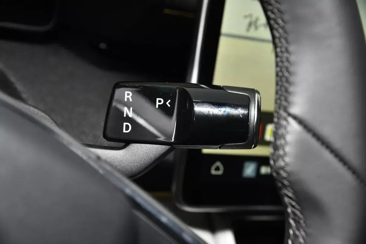 Polestar 4 салон 4