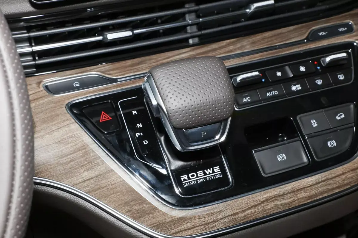 Roewe iMAX8 салон 4