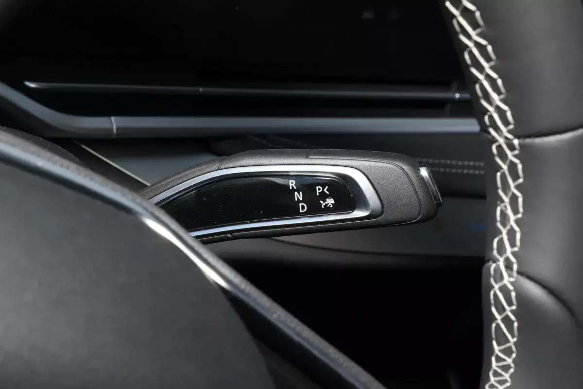 Saic Maxus MIFA 9 салон 4