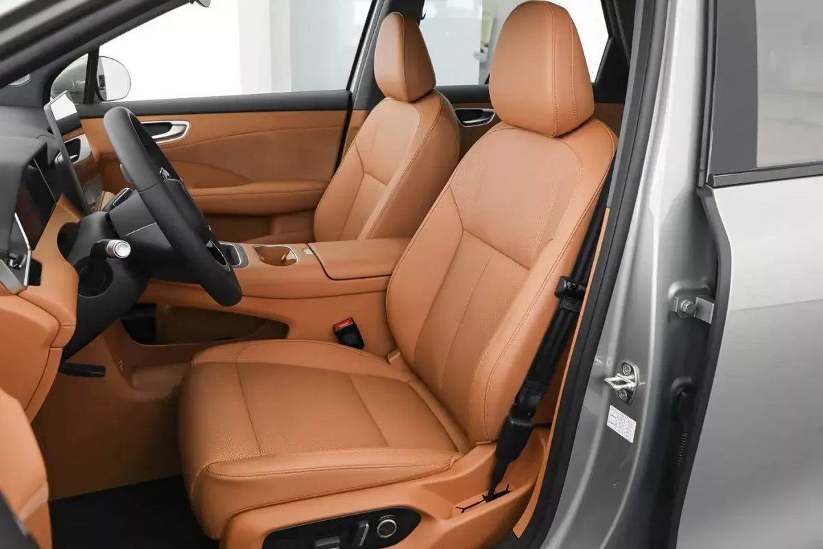 Shangjie H5 PHEV салон 6