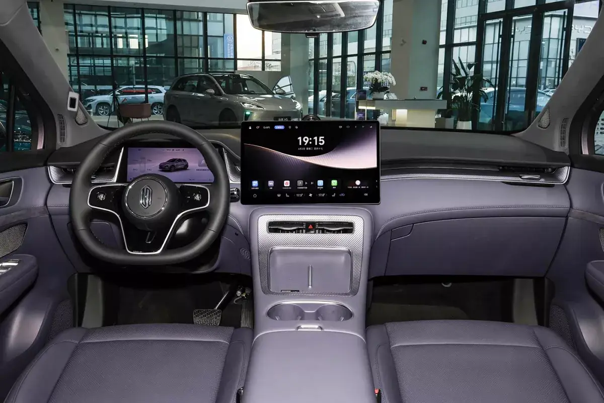 Shangjie H5 PHEV салон 9