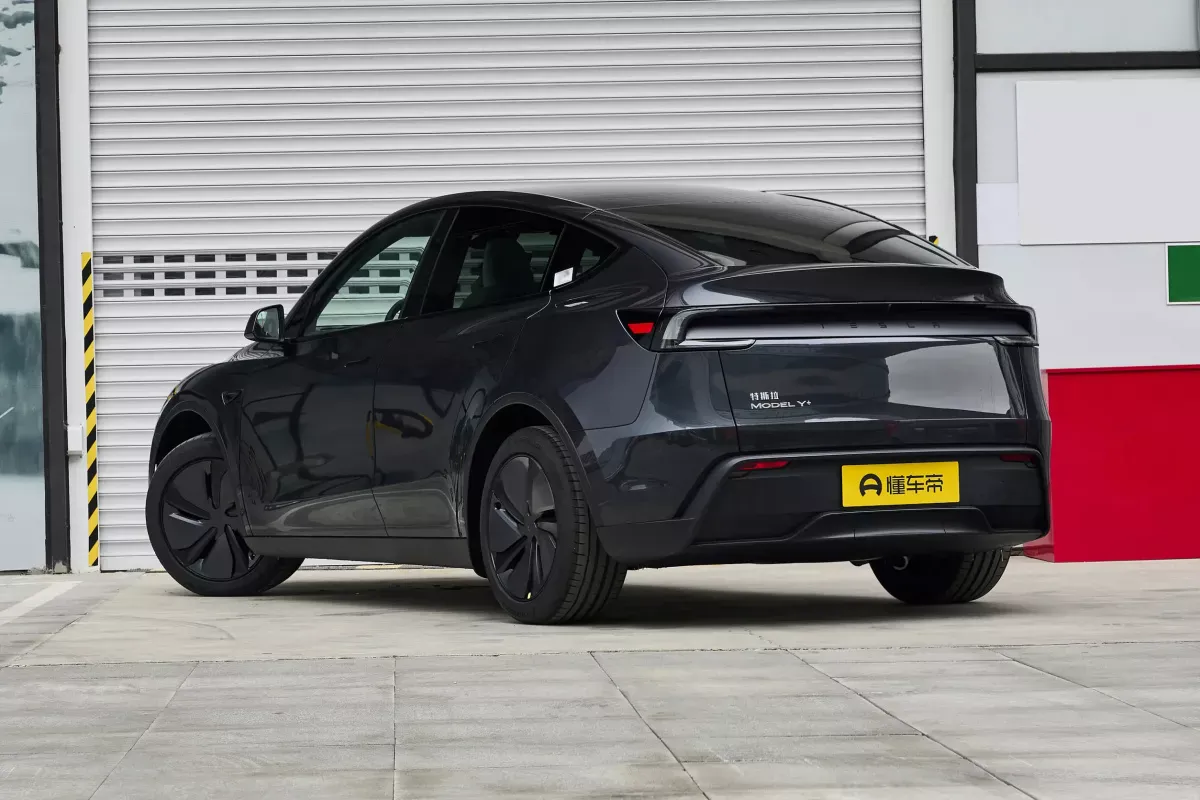 Tesla Model Y фото 3