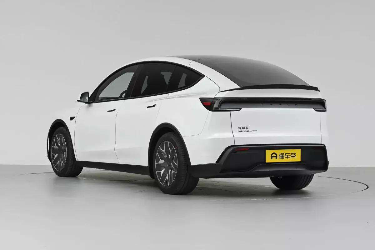 Tesla Model YL фото 3