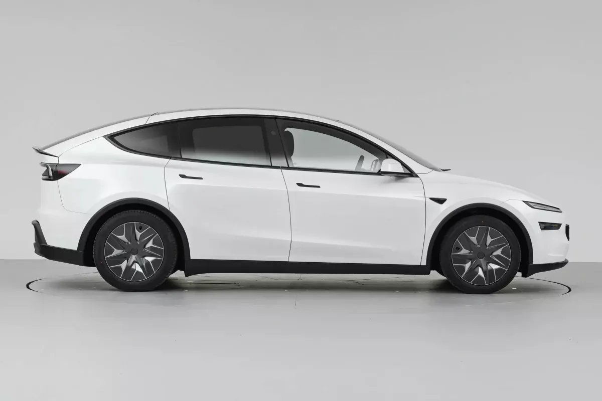 Tesla Model YL фото 5