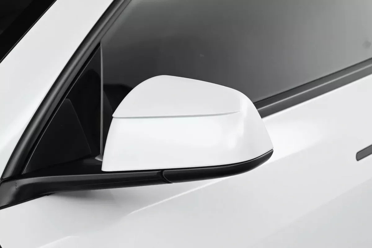 Tesla Model YL фото 8