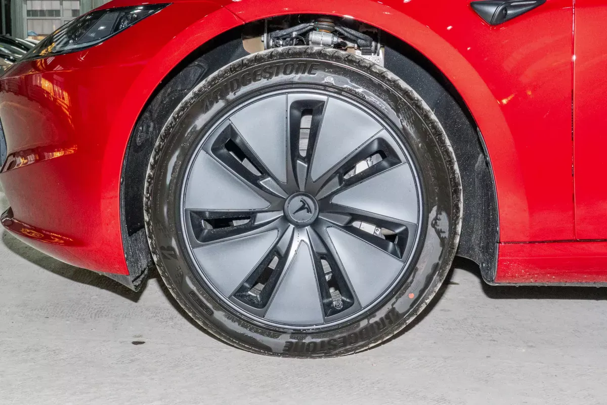 Tesla Model 3 фото 6