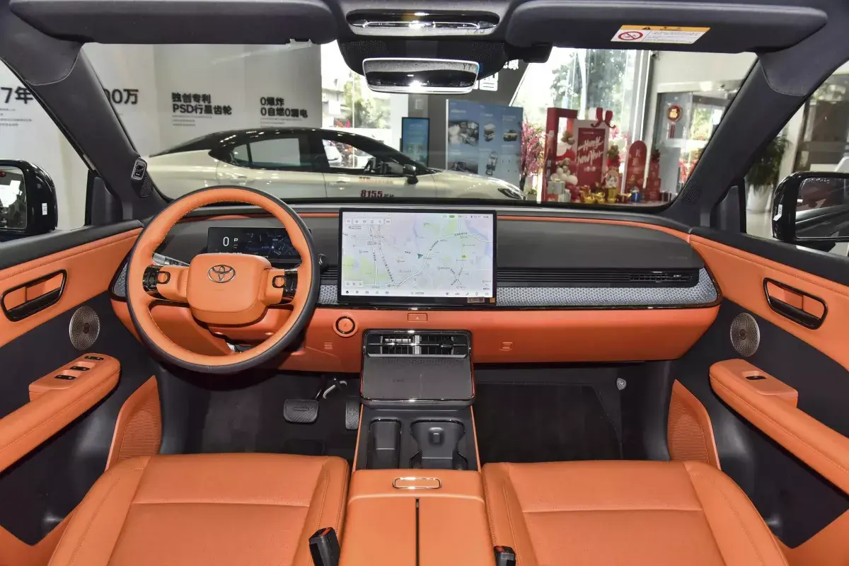 Toyota 3X салон 8
