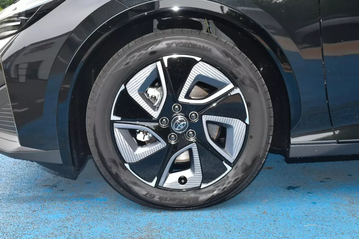 Toyota bZ3 фото 6