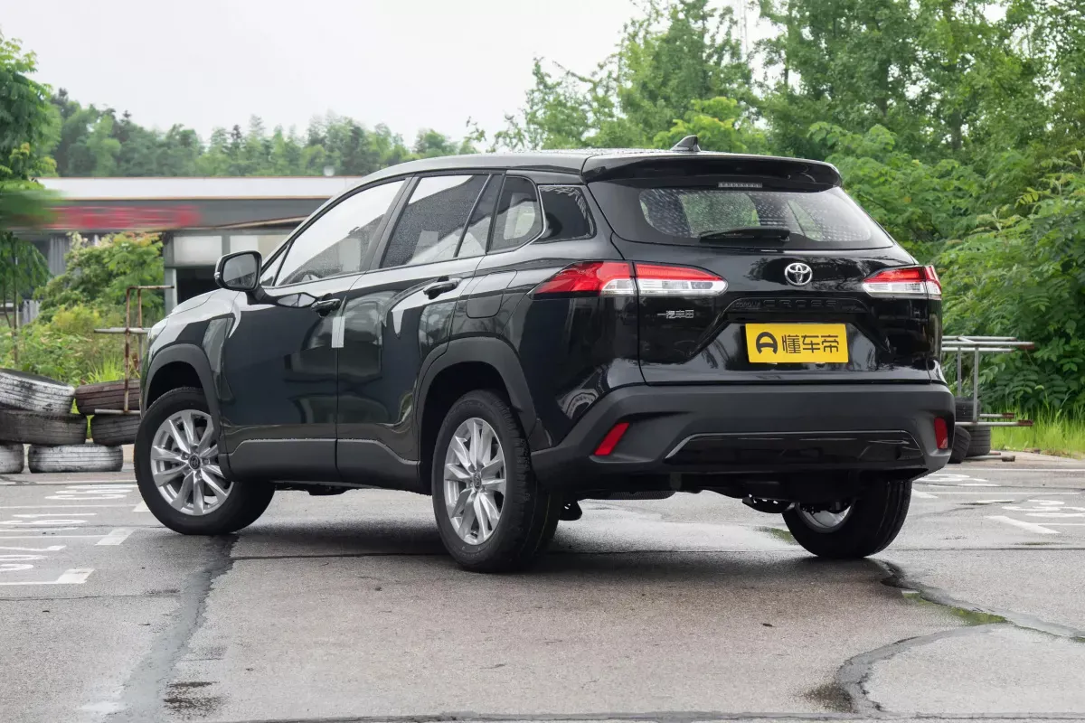Toyota Corolla Cross фото 3