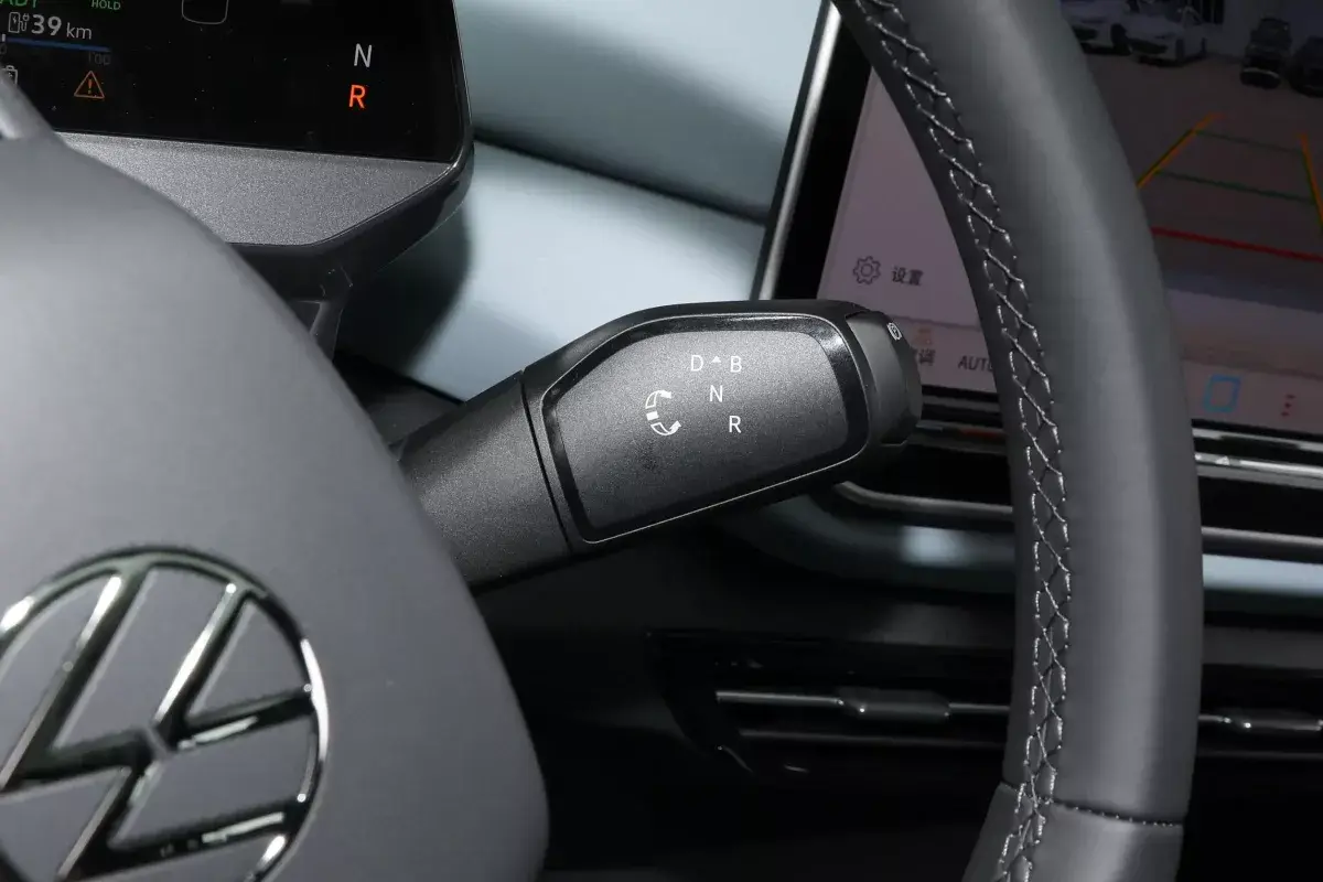 Volkswagen ID.4 X салон 4