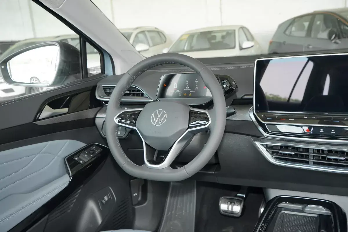 Volkswagen ID.6 X салон 3