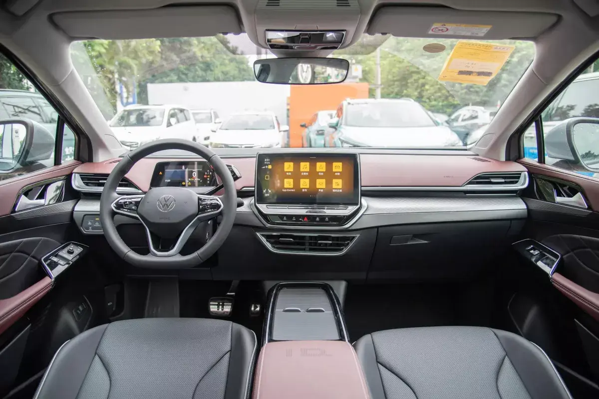 Volkswagen ID.6 X салон 7