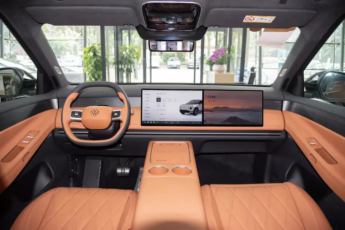 Volkswagen ID.ERA 9X салон 1