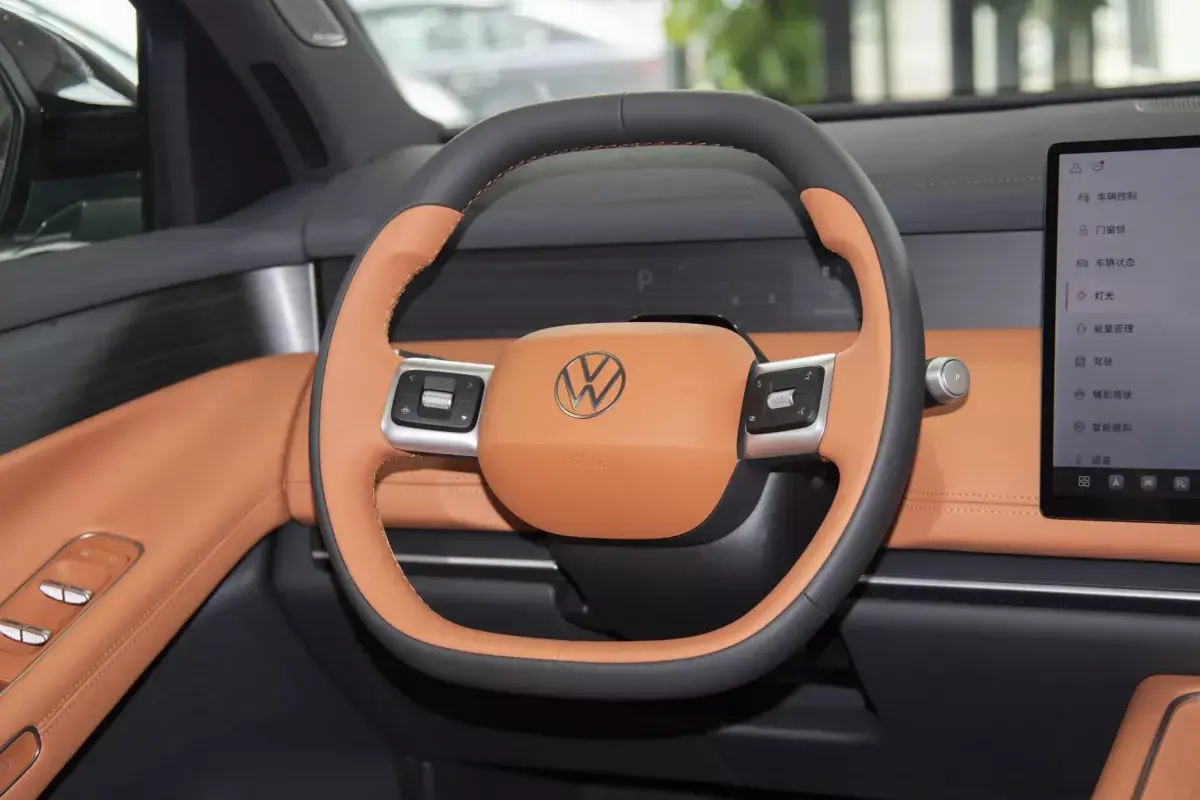 Volkswagen ID.ERA 9X салон 3