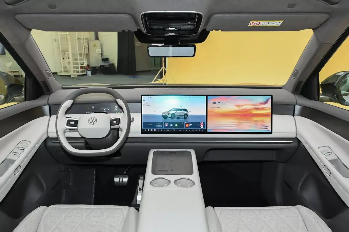 Volkswagen ID.ERA 9X салон 7