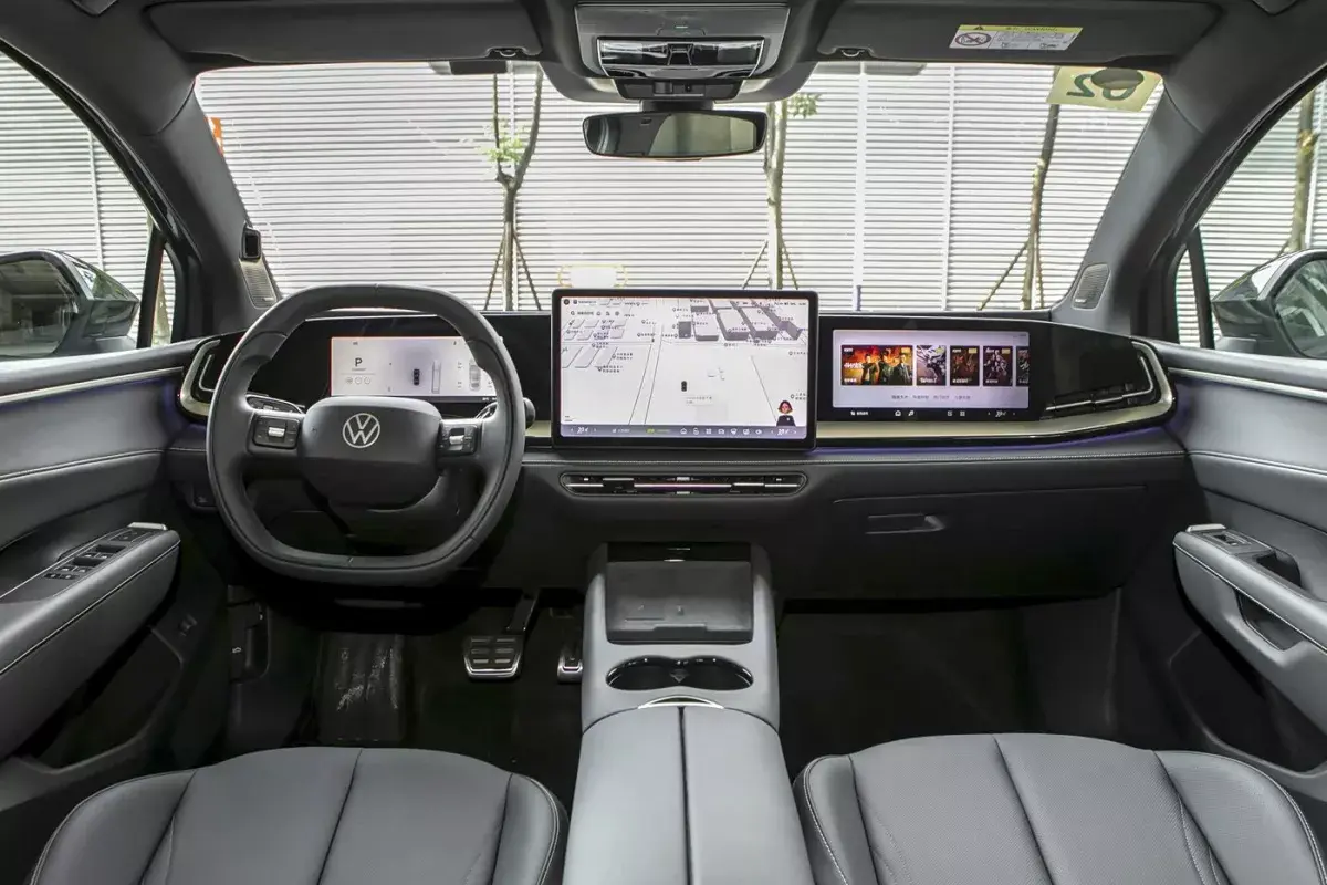 Volkswagen ID. UNYX 07 салон 1