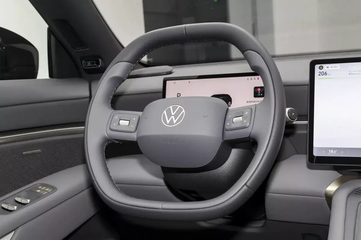 Volkswagen ID. UNYX 08 салон 3